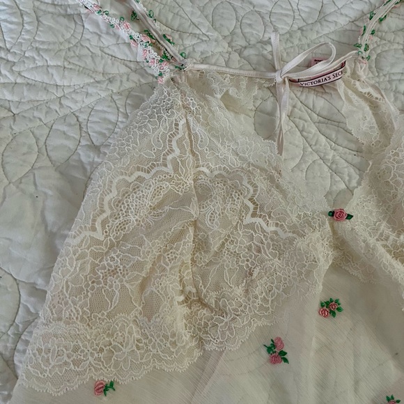 Victoria's Secret sheer low back chemise - Picture 3 of 6